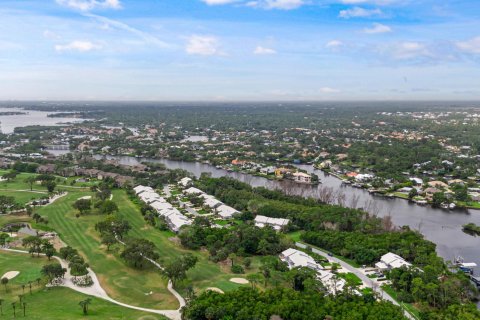 Townhouse in Jupiter, Florida 2 bedrooms, 136.01 sq.m. № 1180313 - photo 2