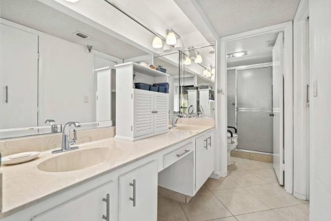 Copropriété à vendre à Boca Raton, Floride: 2 chambres, 112.13 m2 № 1216127 - photo 16