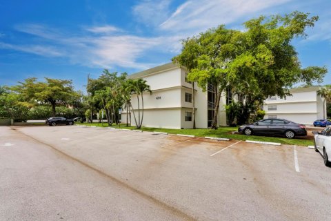 Condo in Sunrise, Florida, 2 bedrooms  № 1216160 - photo 4