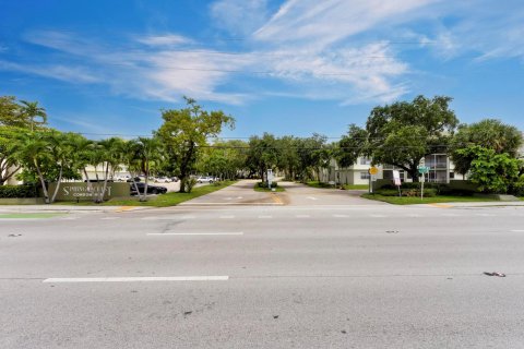 Condo in Sunrise, Florida, 2 bedrooms  № 1216160 - photo 5