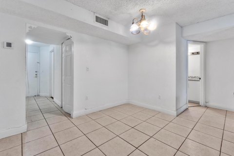 Condo in Sunrise, Florida, 2 bedrooms  № 1216160 - photo 22