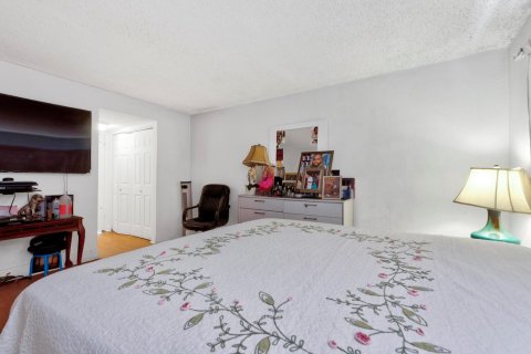 Condo in Sunrise, Florida, 2 bedrooms  № 1216160 - photo 19