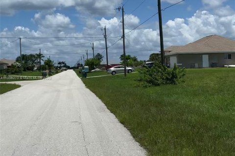 Terrain à vendre à Cape Coral, Floride № 287599 - photo 3