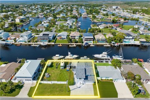 Casa en venta en Hernando Beach, Florida, 5 dormitorios, 162.67 m2 № 1400589 - foto 4