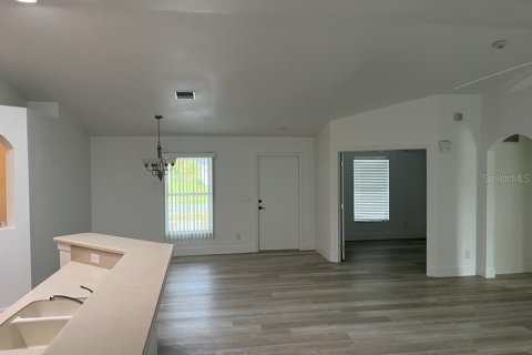 Villa ou maison à vendre à Cape Coral, Floride: 3 chambres, 154.78 m2 № 819769 - photo 3