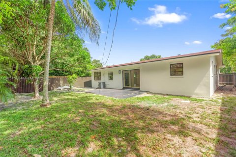 Casa en venta en Miami, Florida, 5 dormitorios, 158.03 m2 № 1282388 - foto 24