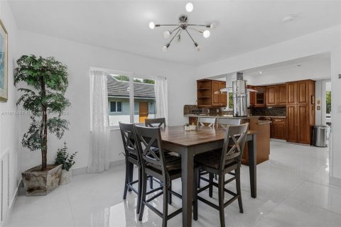 Casa en venta en Hollywood, Florida, 4 dormitorios, 224.92 m2 № 1282383 - foto 11