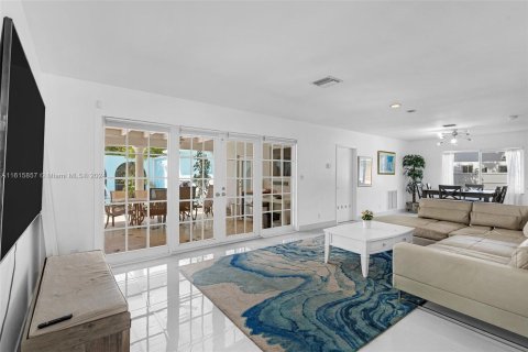 Casa en venta en Hollywood, Florida, 4 dormitorios, 224.92 m2 № 1282383 - foto 7