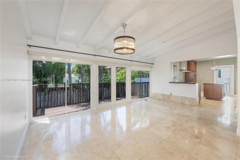 Casa en venta en Golden Beach, Florida, 4 dormitorios, 257.62 m2 № 1146494 - foto 12