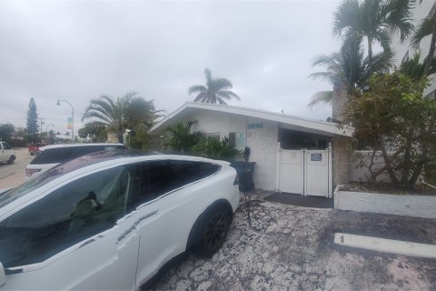 Propiedad comercial en venta en Lauderdale-by-the-Sea, Florida, 236.44 m2 № 987387 - foto 29