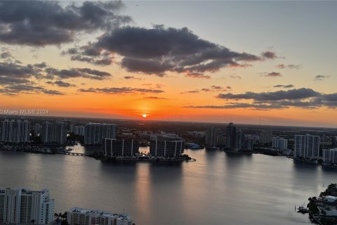 Copropriété à vendre à Sunny Isles Beach, Floride: 3 chambres, 280.19 m2 № 1127331 - photo 6