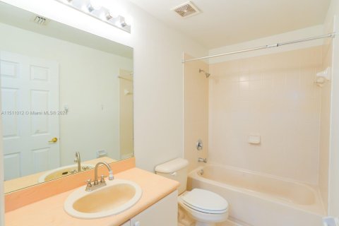Condominio en venta en Royal Palm Beach, Florida, 3 dormitorios, 168.62 m2 № 938040 - foto 13
