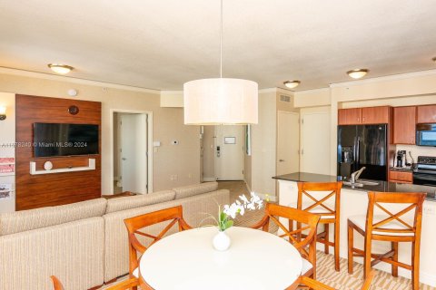 Condo in Sunny Isles Beach, Florida, 2 bedrooms  № 1404705 - photo 7