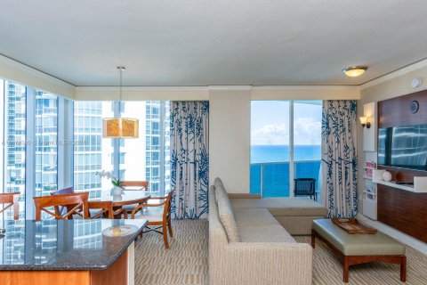 Condo in Sunny Isles Beach, Florida, 2 bedrooms  № 1404705 - photo 18