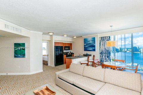 Condo in Sunny Isles Beach, Florida, 2 bedrooms  № 1404705 - photo 8