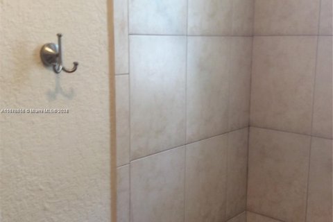 Condo in Miami, Florida, 1 bedroom  № 1404746 - photo 23