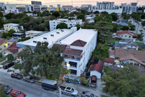 Condo in Miami, Florida, 1 bedroom  № 1404746 - photo 15