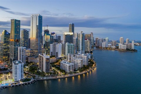 Condo in Miami, Florida, 1 bedroom  № 1404746 - photo 12