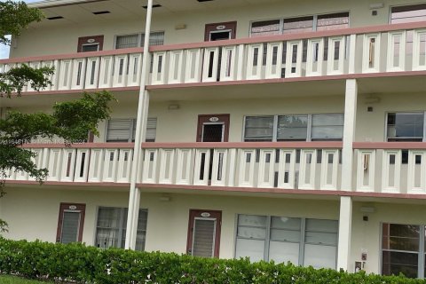 Condo in Boca Raton, Florida, 2 bedrooms  № 1329260 - photo 1