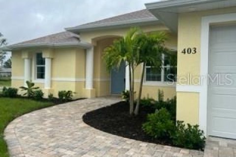 Villa ou maison à vendre à Punta Gorda, Floride: 3 chambres, 168.34 m2 № 742796 - photo 2