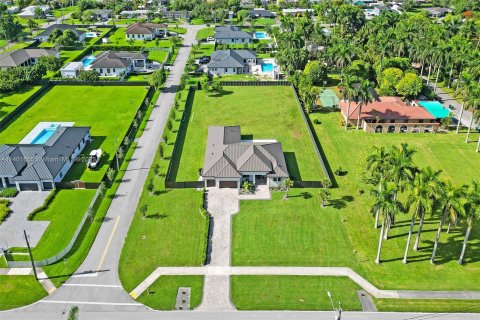 Villa ou maison à vendre à Homestead, Floride: 5 chambres № 612551 - photo 2