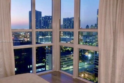 Condo in Miami, Florida, 1 bedroom  № 1116469 - photo 3