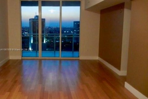 Condo in Miami, Florida, 1 bedroom  № 1116469 - photo 7