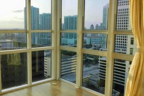 Condo in Miami, Florida, 1 bedroom  № 1116469 - photo 2