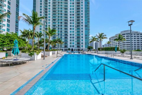 Condominio en venta en Miami, Florida, 1 dormitorio, 71.91 m2 № 1116469 - foto 9