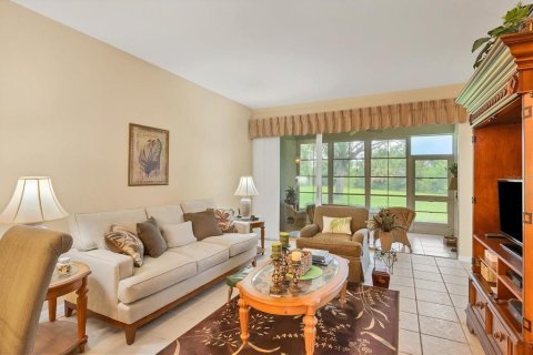 Villa ou maison à vendre à North Port, Floride: 2 chambres, 107.77 m2 № 1278211 - photo 7