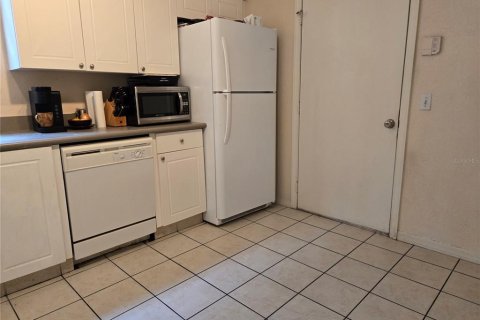 Condo in Tampa, Florida, 3 bedrooms  № 1353432 - photo 13