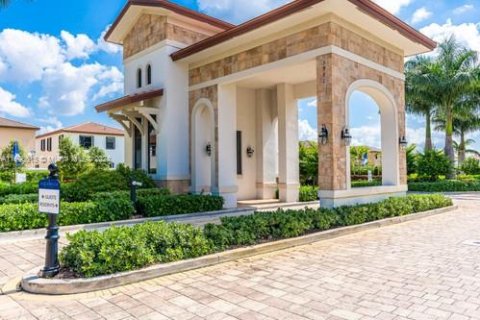 Touwnhouse à vendre à Hialeah, Floride: 3 chambres, 153.29 m2 № 1206645 - photo 8