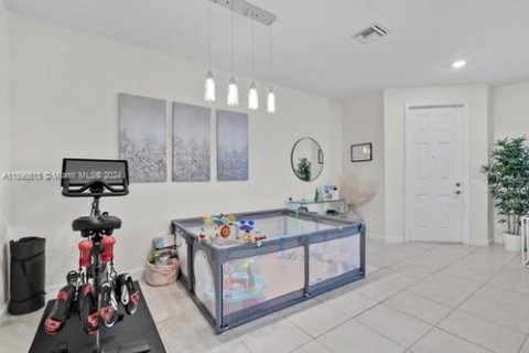 Townhouse in Hialeah, Florida 3 bedrooms, 153.29 sq.m. № 1206645 - photo 30