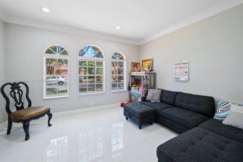 Villa ou maison à vendre à Miramar, Floride: 5 chambres, 271.37 m2 № 1206644 - photo 10
