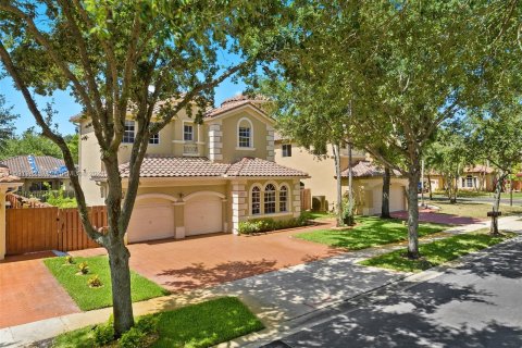 Villa ou maison à vendre à Miramar, Floride: 5 chambres, 271.37 m2 № 1206644 - photo 2
