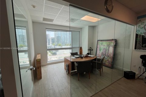 Propiedad comercial en venta en Miami, Florida № 1295039 - foto 17