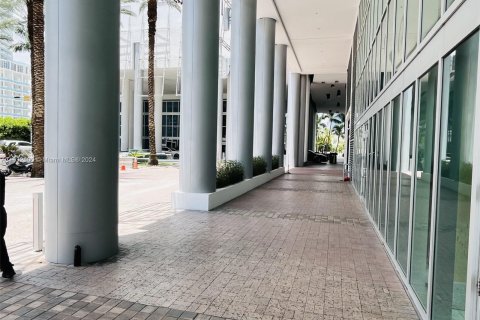 Propiedad comercial en venta en Miami, Florida № 1295039 - foto 3