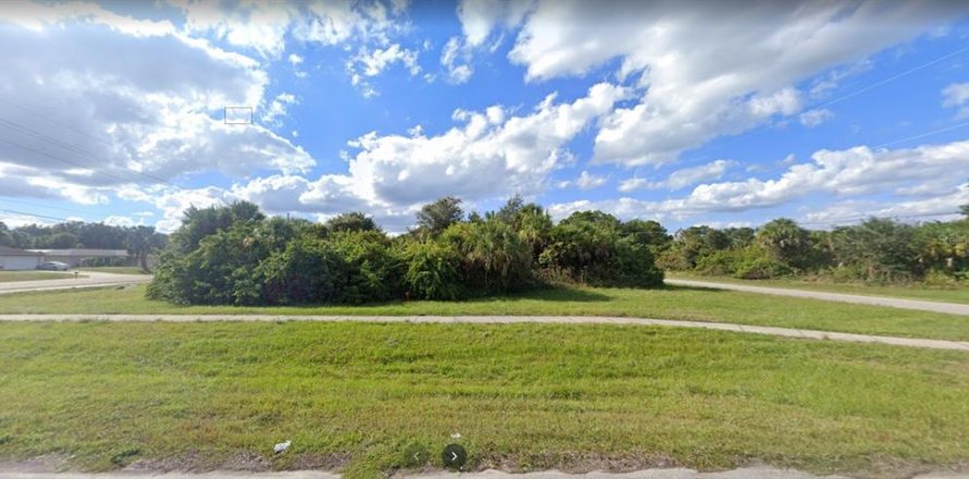 Land in North Port, Florida № 1295347