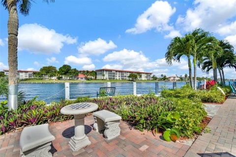 Condominio en venta en Hillsboro Beach, Florida, 2 dormitorios, 123.56 m2 № 1078247 - foto 11