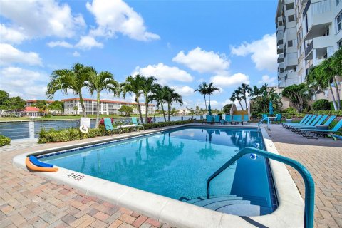 Condominio en venta en Hillsboro Beach, Florida, 2 dormitorios, 123.56 m2 № 1078247 - foto 15