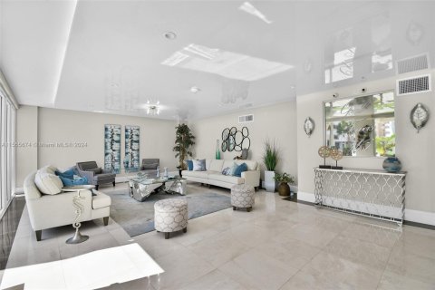 Copropriété à vendre à Hillsboro Beach, Floride: 2 chambres, 123.56 m2 № 1078247 - photo 9