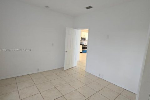 Casa en venta en Miami, Florida, 3 dormitorios, 110 m2 № 1439864 - foto 20