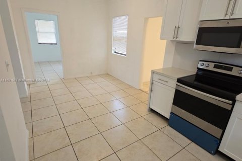 Casa en venta en Miami, Florida, 3 dormitorios, 110 m2 № 1439864 - foto 18