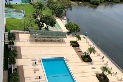 Condo in Sunny Isles Beach, Florida, 1 bedroom  № 1290801 - photo 15