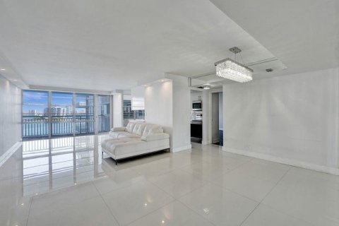 Copropriété à vendre à Sunny Isles Beach, Floride: 2 chambres, 138.24 m2 № 1216150 - photo 18