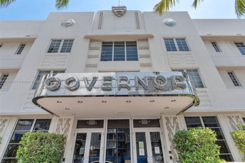 Condominio en venta en Miami Beach, Florida, 1 dormitorio, 60.48 m2 № 1209392 - foto 1