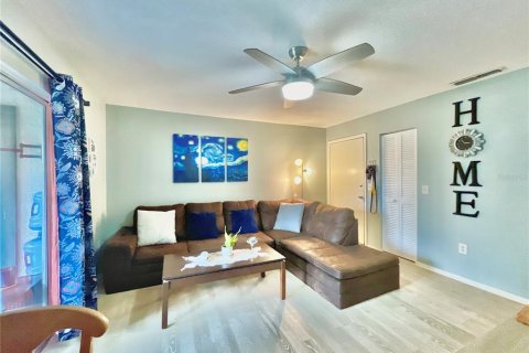 Condo in Tampa, Florida, 1 bedroom  № 1265614 - photo 2