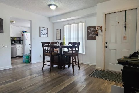 Copropriété à vendre à Davie, Floride: 2 chambres, 100.33 m2 № 1228133 - photo 3