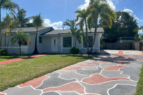 House in Homestead, Florida 3 bedrooms, 147.25 sq.m. № 1421892 - photo 2