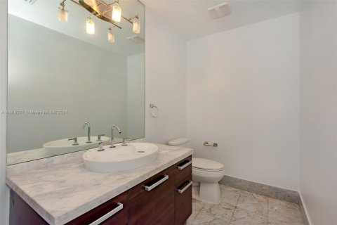 Condo in Miami, Florida, 1 bedroom  № 1281612 - photo 8